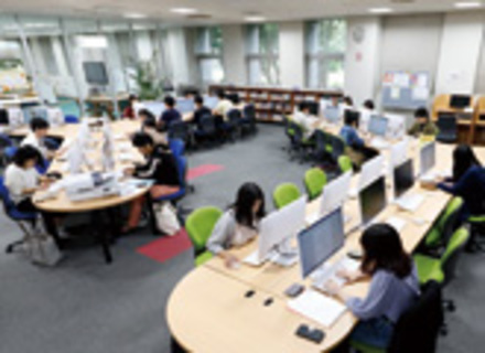 愛知大学短期大学部の特長３