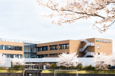 長野保健医療大学 充実した設備が整う南館