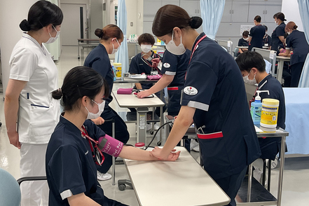 日本赤十字豊田看護大学 血圧測定の演習