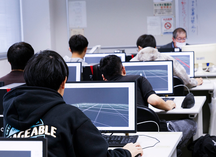 港湾職業能力開発短期大学校　神戸校の特長１