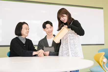 岩手保健医療大学 教員と学生の距離が近く、一人ひとりに寄り添った手厚い指導が可能。大学生活の不安や悩みを気軽に相談できる体制が整っています