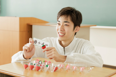 大阪常磐会大学 保育に関する心理学や発達についての学びも充実。保育や教育の現場で、子どもたちの心に寄り添い、支援する力を養います。