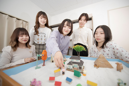 清泉大学 心理学の基本である心の理解やケアに必要な力とともに、社会で幅広く役立つデータ分析力を養成します