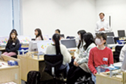 清泉大学 カナダや台湾の大学生とオンラインで学ぶ授業を導入しています。日本にいながら海外の学生と交流し、国際的な学びを実現します。