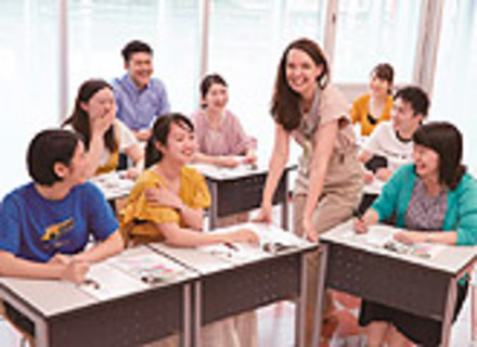 日本外国語専門学校の特長１