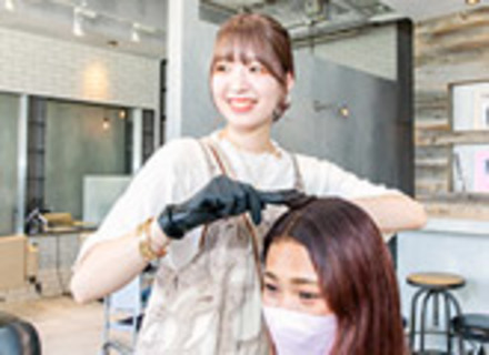 沖縄ビューティー＆ブライダル専門学校の特長１