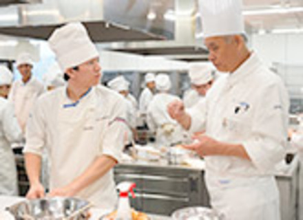 名古屋ユマニテク調理製菓専門学校の特長２