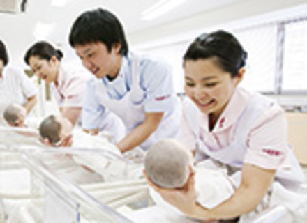 穴吹医療大学校の特長１