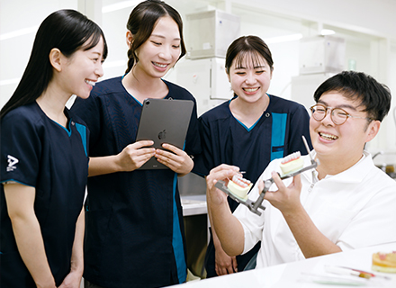 新東京歯科技工士学校の特長２