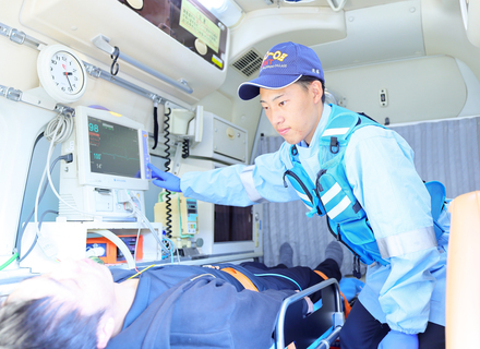 湘央生命科学技術専門学校の特長１