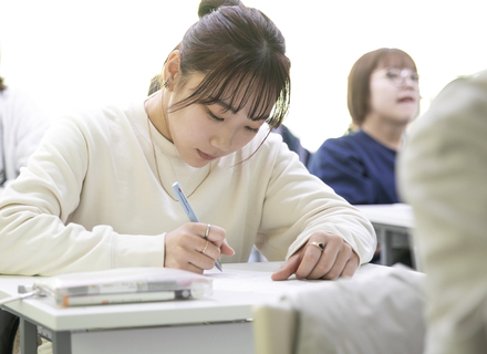 日本児童教育専門学校の特長１