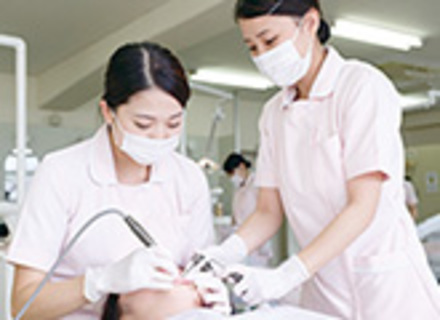 日本歯科学院専門学校の特長２