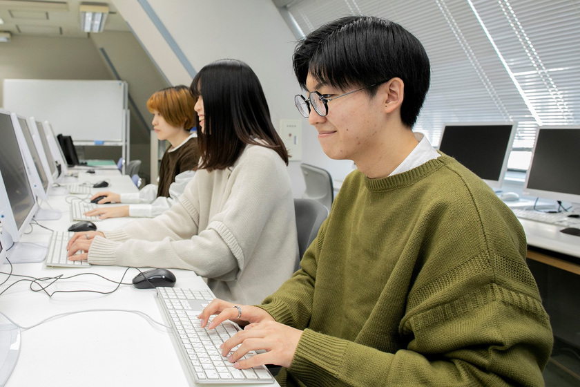トライデントコンピュータ専門学校の学生