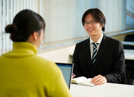 情報科学専門学校の特長２