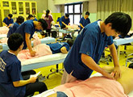 神戸医療福祉専門学校中央校の特長１