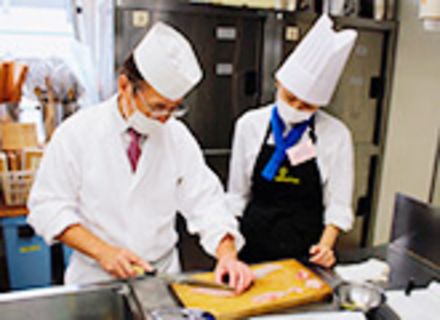 西東京調理師専門学校の特長２