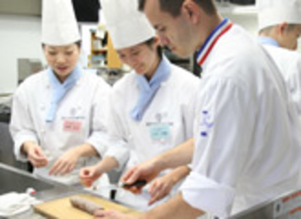 西東京調理師専門学校の特長３