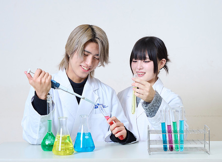 東京バイオテクノロジー専門学校の特長２