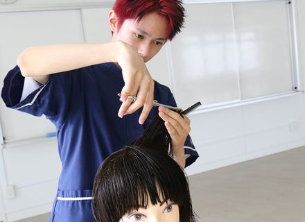 東京マックス美容専門学校の特長１