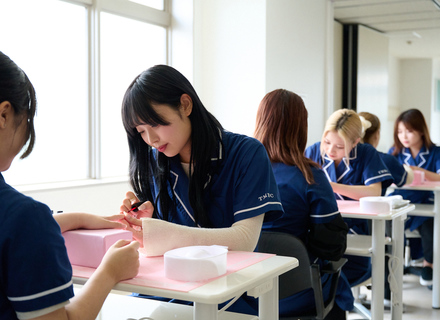 東京マックス美容専門学校の特長２