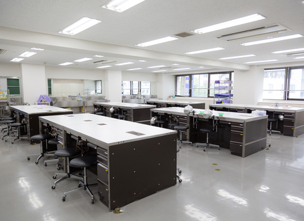 東京医学技術専門学校の特長１