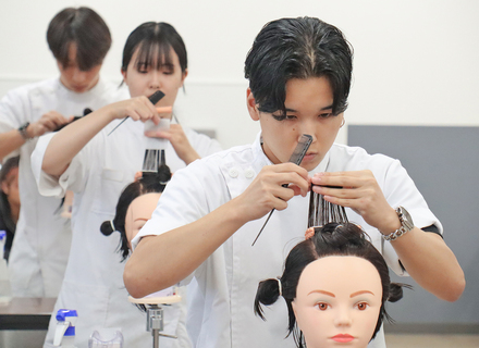 専門学校岡山ビューティモードの特長１