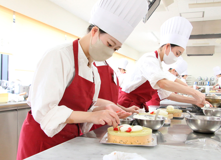 神戸製菓専門学校の特長１