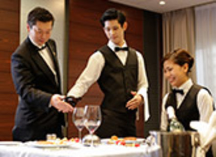 日本ホテルスクールの特長１