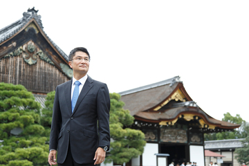 卒業生の楠井　学さん