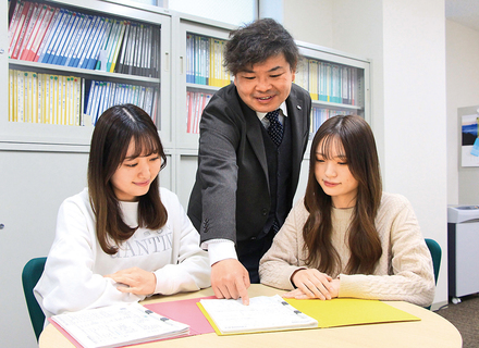 あいちビジネス専門学校の特長２