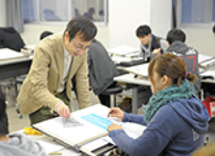 東海工業専門学校金山校の特長１