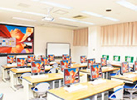 上田情報ビジネス専門学校の特長１