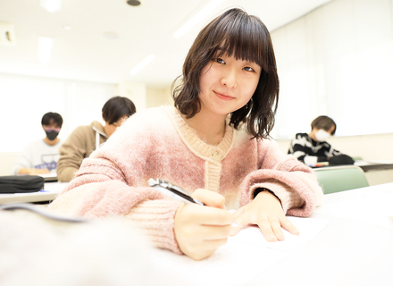 上田情報ビジネス専門学校の特長３