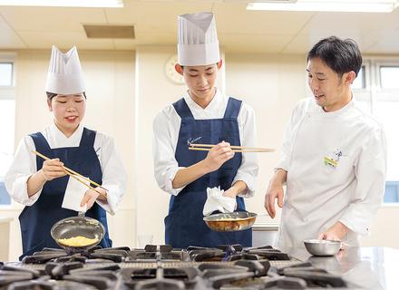 札幌調理製菓専門学校の特長１