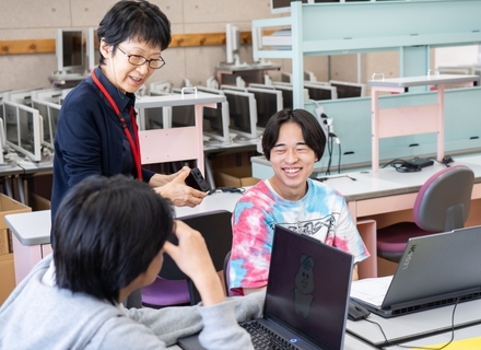 専門学校　福岡カレッジ・オブ・ビジネスの特長１