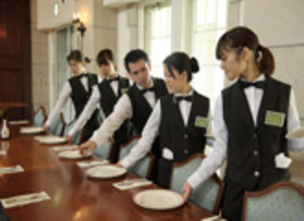 神田外語学院の特長３