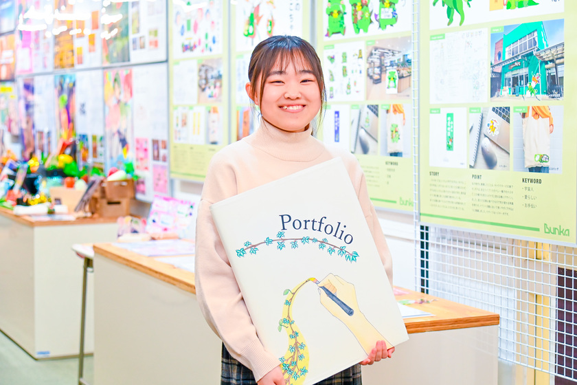 専門学校　文化デザイナー学院の学生