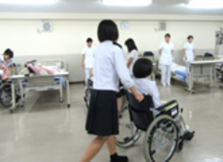 中部看護専門学校の特長２