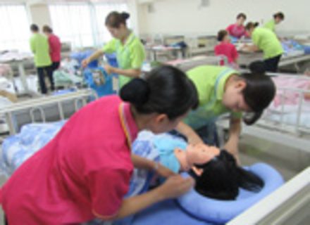 中部看護専門学校の特長３