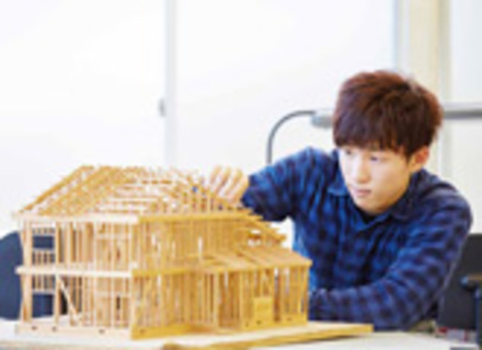 岡山理科大学専門学校の特長１