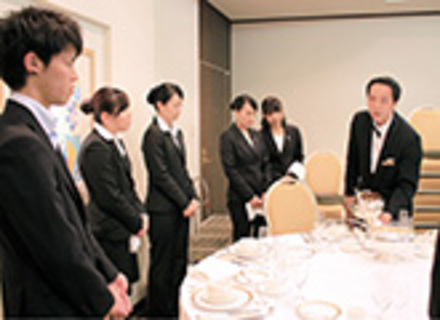 静岡インターナショナル・エア・リゾート専門学校の特長２