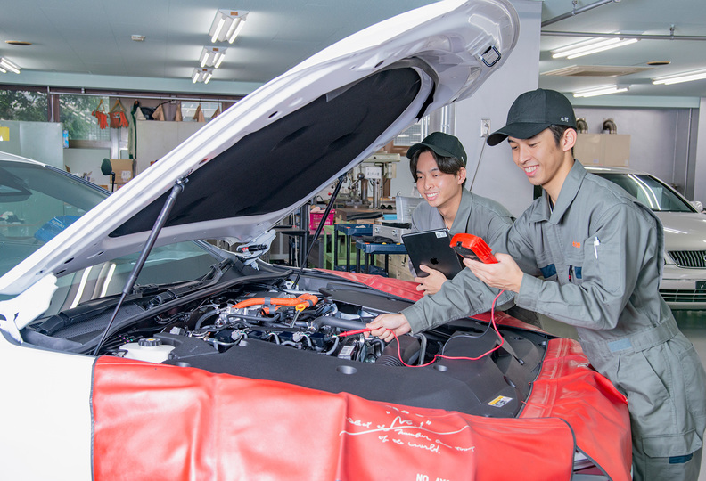 〈専〉ＹＩＣ京都工科自動車大学校の風景