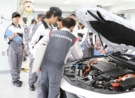 〈専〉ＹＩＣ京都工科自動車大学校の特長１