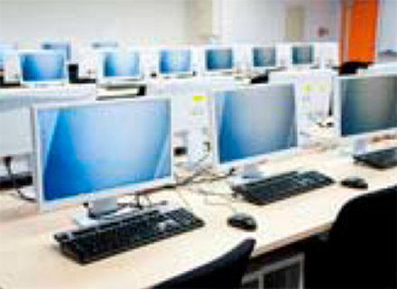 大阪情報コンピュータ専門学校の特長３