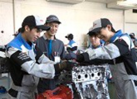 専門学校　日産愛知自動車大学校の特長１
