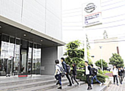 専門学校　日産愛知自動車大学校の特長３