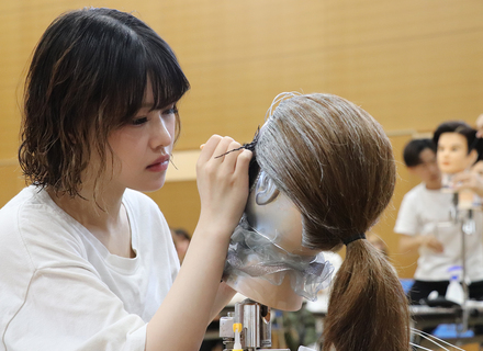 北海道理容美容専門学校の特長２