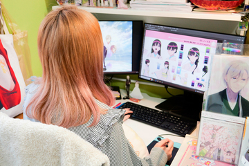 卒業生の岡松　杏奈さん