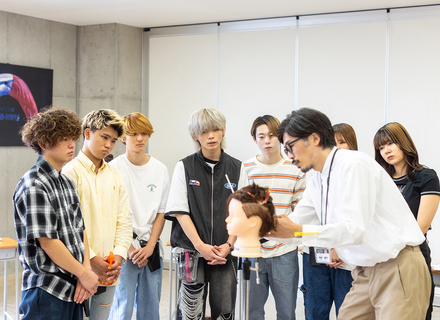 専修学校　モア・ヘアメイクカレッジの特長３