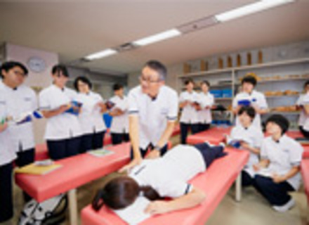 東北保健医療専門学校の特長１